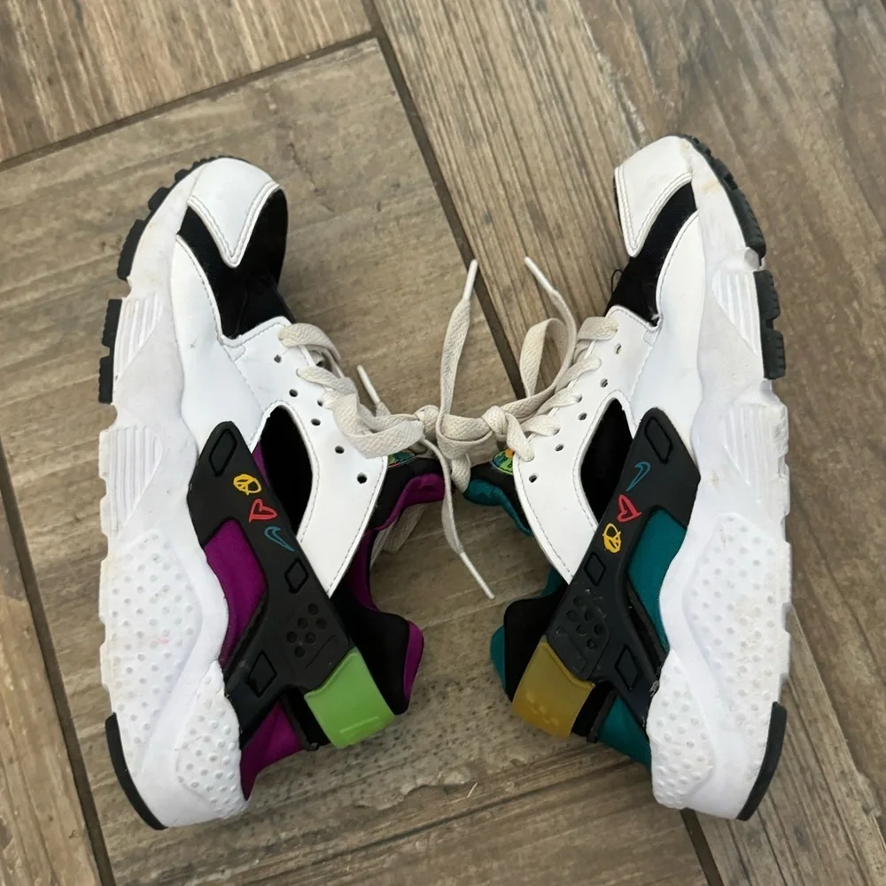 Nike Kids White Black Teal Purple Yellow Accent Sneakers